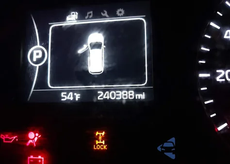 2018 Kia Sorento 2.4L Lx z USA, uszkodzony, nr VIN 5XYPGDA32JG352843